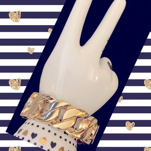 NWT Goldtone Chain Link Hinged Bangle Bracelet  FINAL PRICE